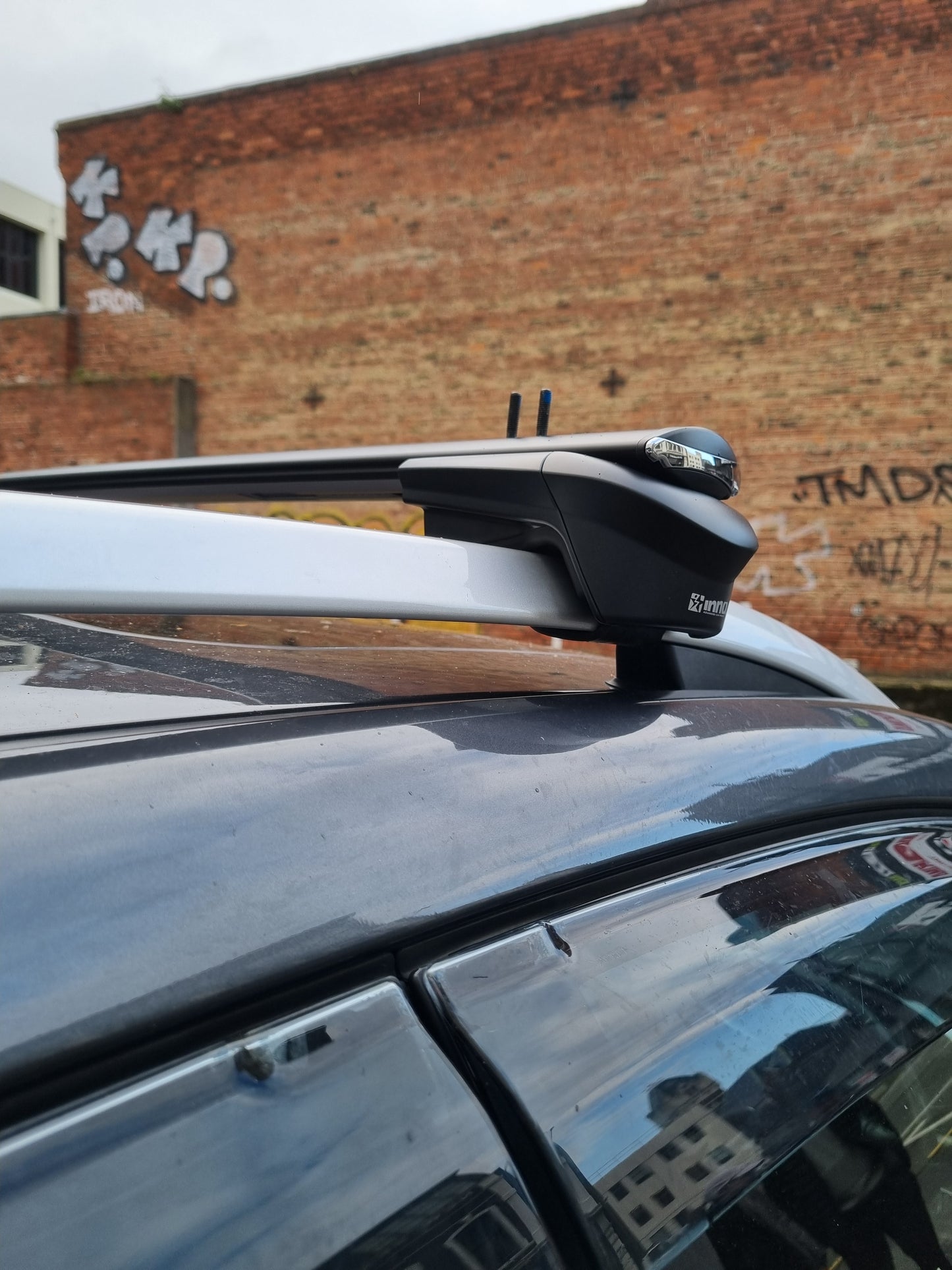 Inno XS150 AERO BASE STAYS