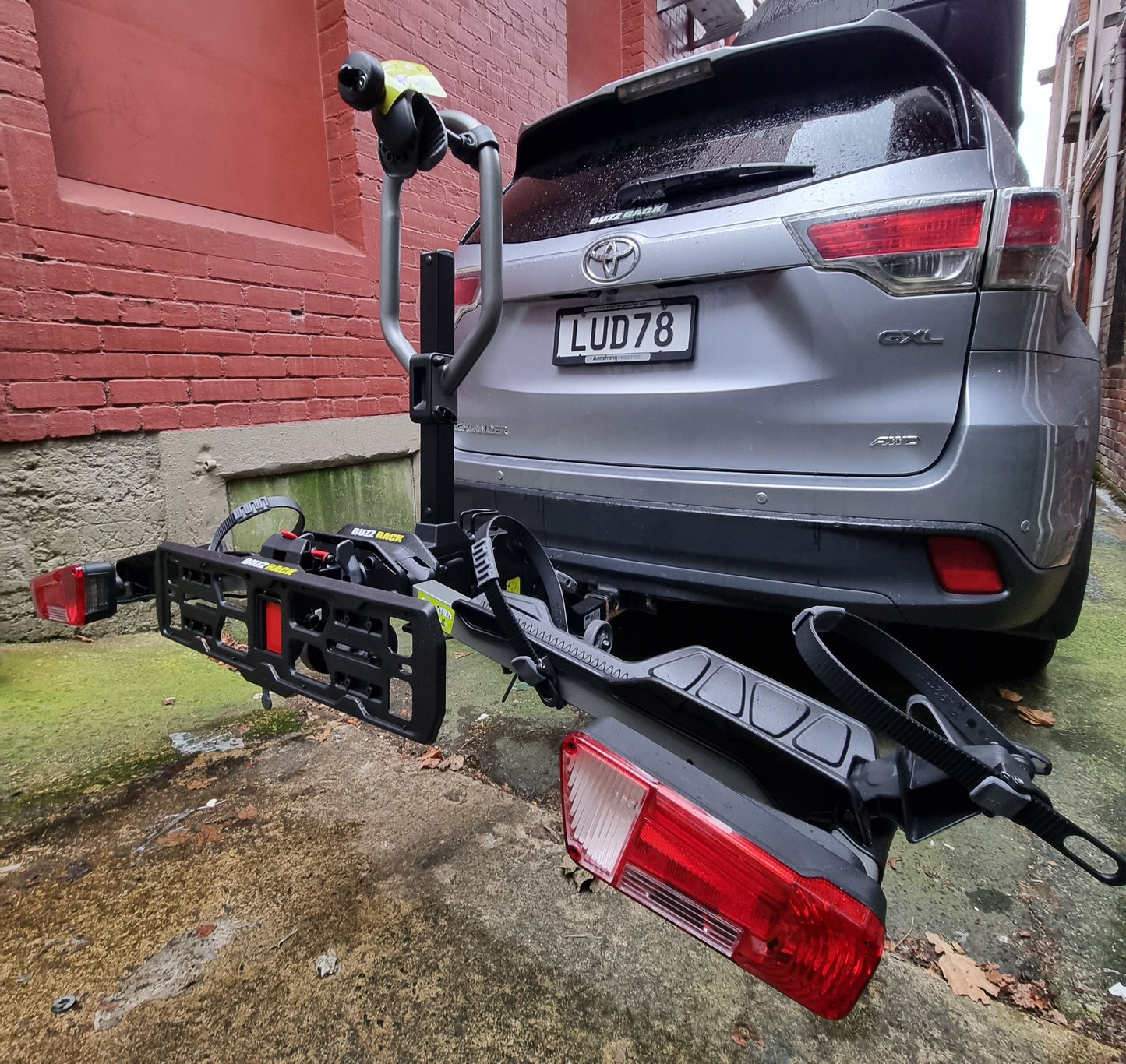 Buzzrack E-Scorpion H1 with lights